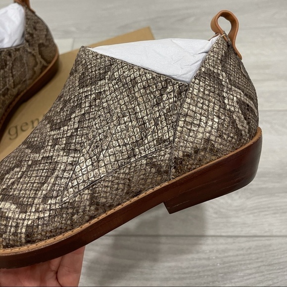 Gentle Souls Neptune Chelsea Western Bootie 6 Gold Snakeskin Embossed Leather - Picture 6 of 8